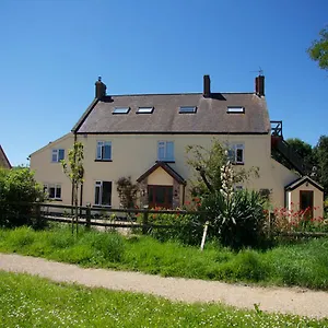 https://lower-stock-farm-bed-and-breakfast.tophotelsbath.com
